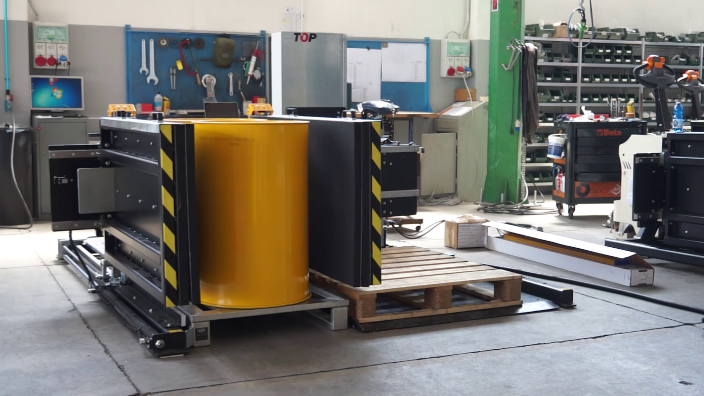 stationary pallet changer