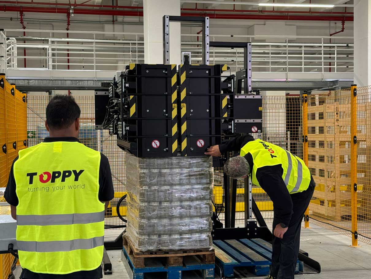 大容量层拣选机与托盘翻转机系统应用于大规模物流作业